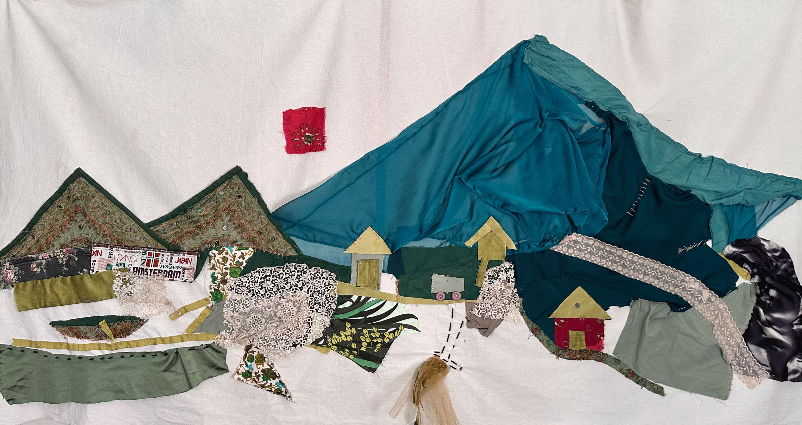 “Pueblo de montaña” Textil — detalle